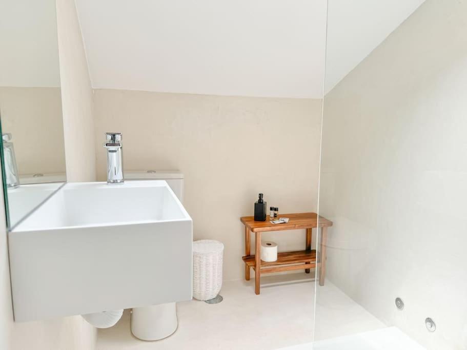 Costa Inn Beach House With Pool By Homeful Homes 卡帕里卡海岸 外观 照片